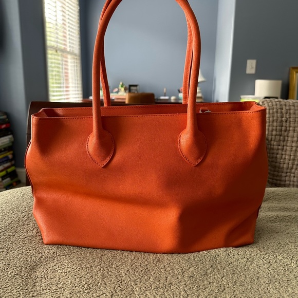 GREAT CONDITION Furla bag - FUN & FLIRTY Salmon Pink!! - Picture 3 of 5